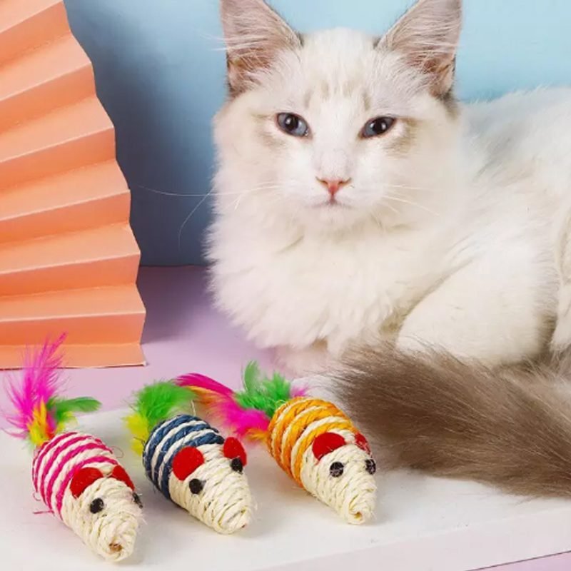 Set de Ratones con Cuerda Set de Ratones con Cuerda de Rafia son un excelente juguete para tu felino. De material de sisal estan no solo pensados para ofrecer diversion y entretenimiento
